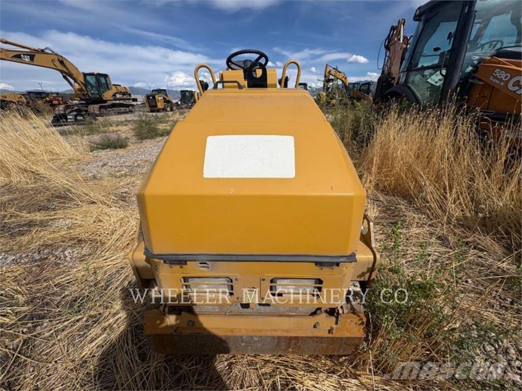 CAT CB1.8 Ekskavaatorlaadurid