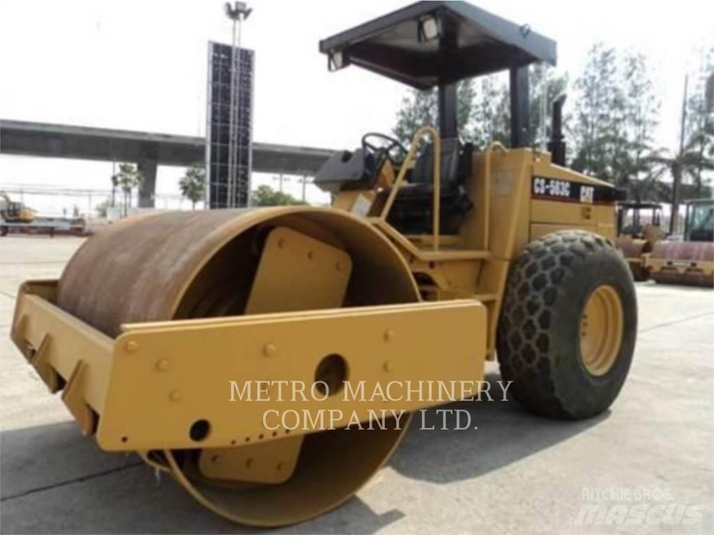 CAT CS-563CAW Ühe trumliga rullid