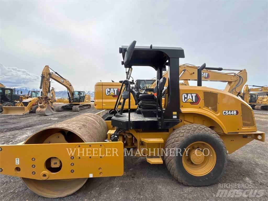 CAT CS44B Ühe trumliga rullid