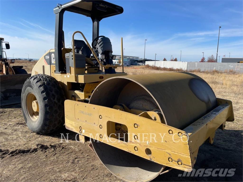CAT CS54 Asfaldilaoturid