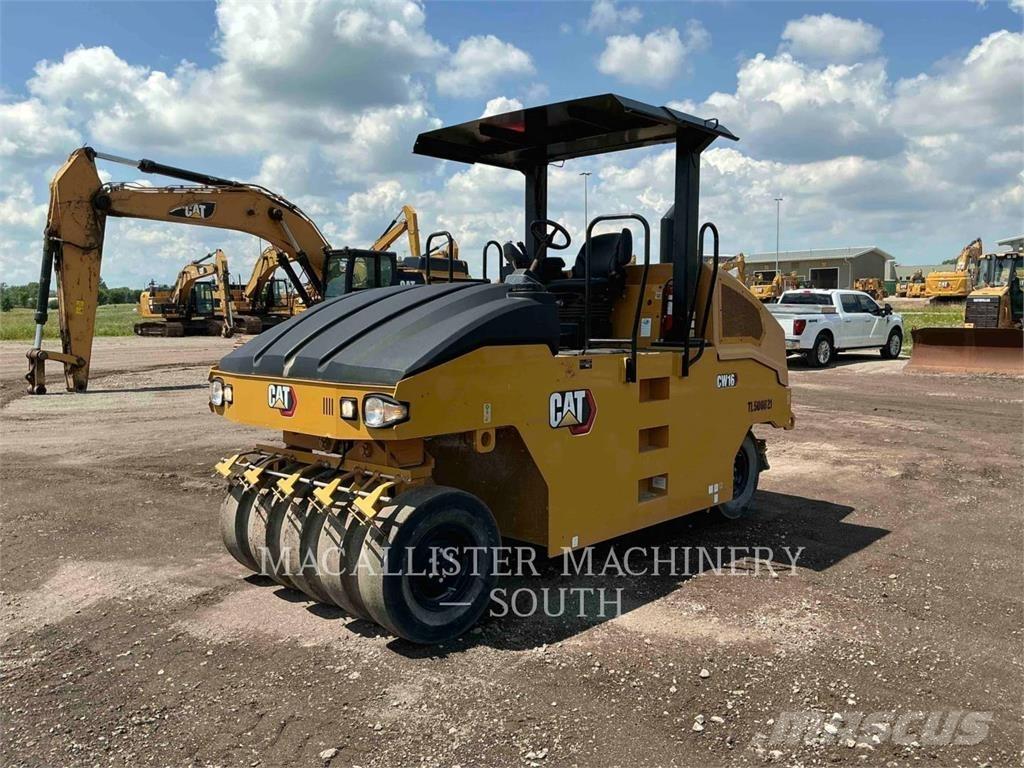 CAT CW16 Pneumorehvidega rullid
