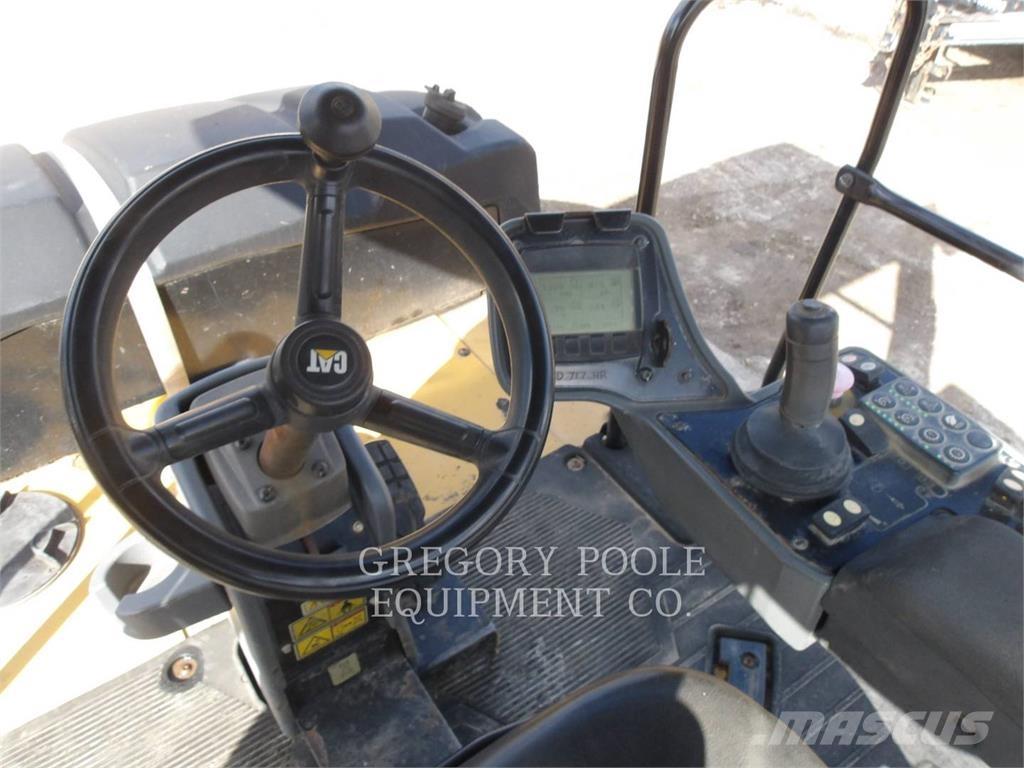 CAT CW16 Pneumorehvidega rullid