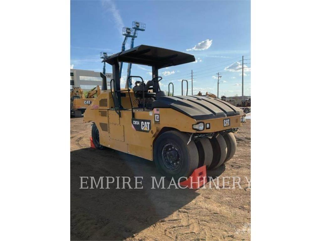 CAT CW34 Pneumorehvidega rullid