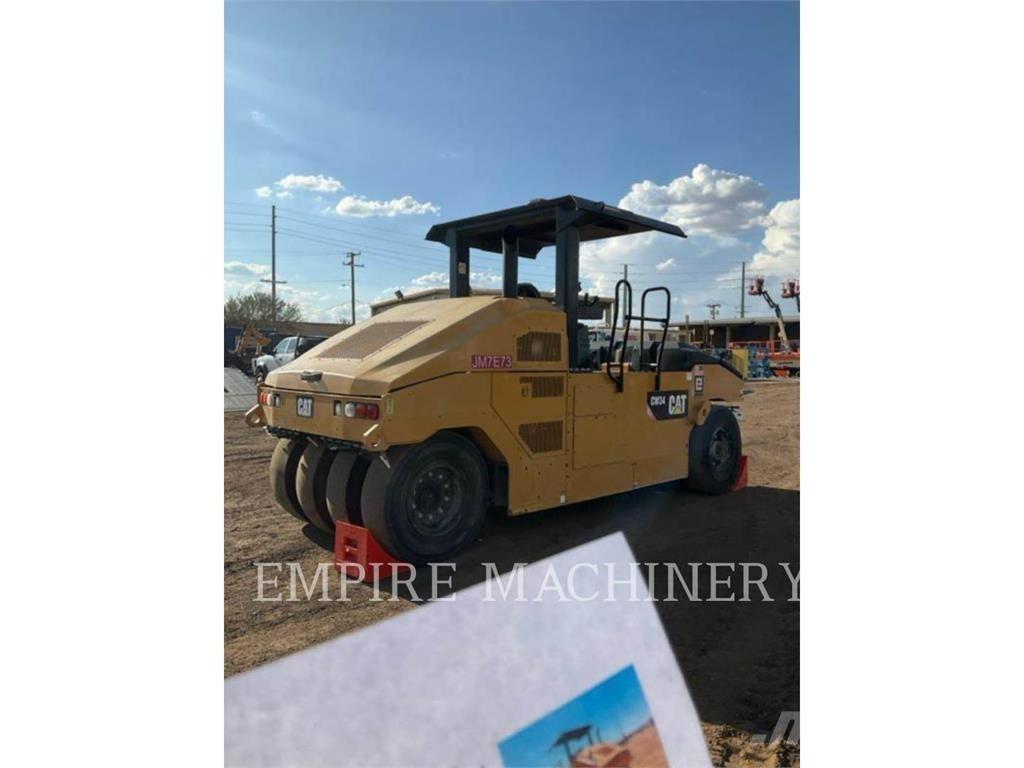 CAT CW34 Pneumorehvidega rullid