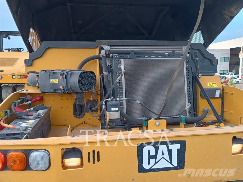 CAT CW34LRC Pneumorehvidega rullid
