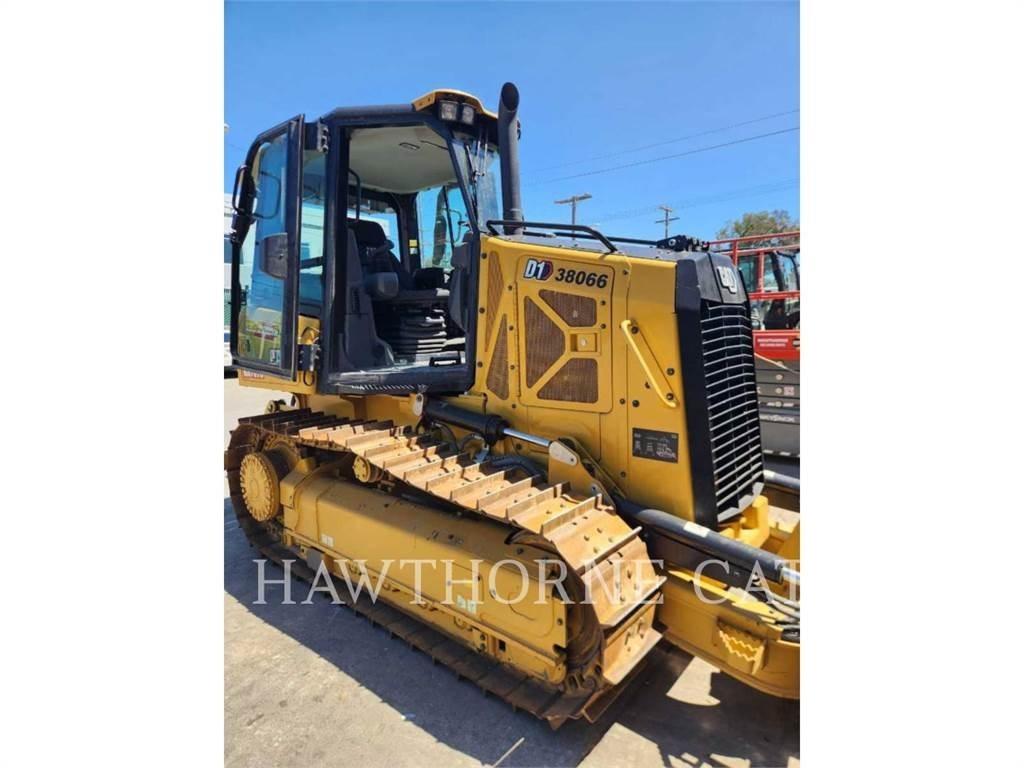 CAT D1 Buldooserid