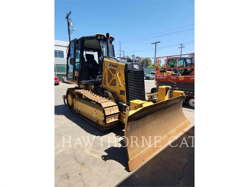 CAT D1 Buldooserid