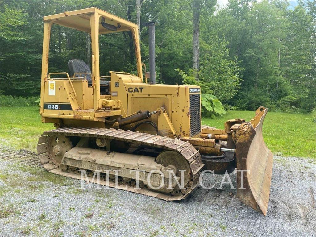 CAT D3B Buldooserid