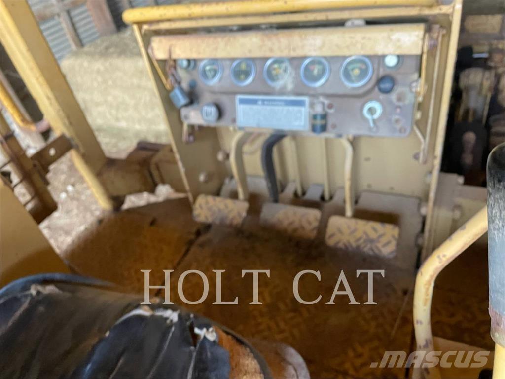 CAT D3B Buldooserid