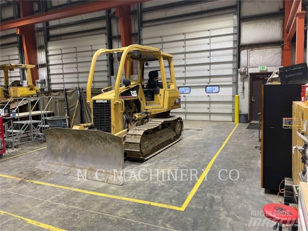 CAT D3G XLCN Buldooserid