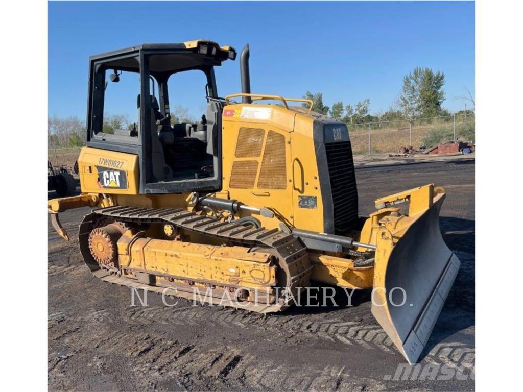 CAT D3K2 XLCN Buldooserid
