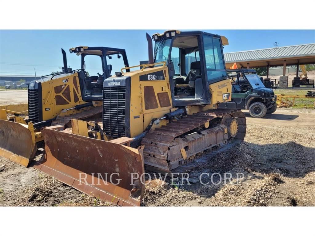 CAT D3K2LGP Buldooserid