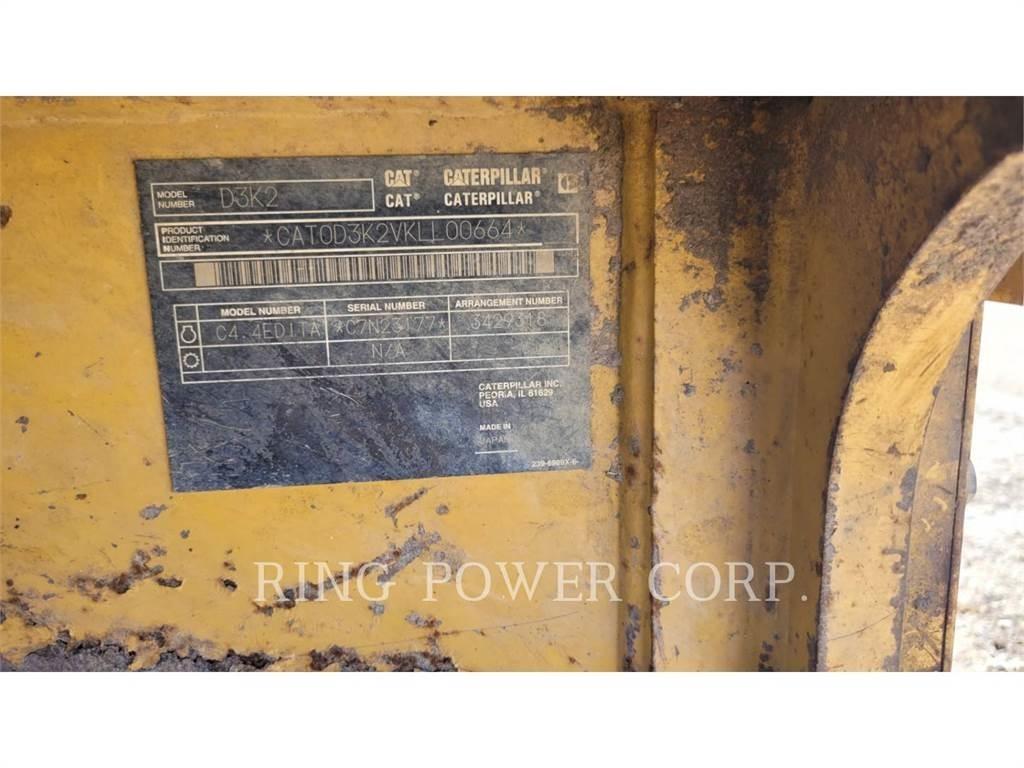 CAT D3K2LGP Buldooserid