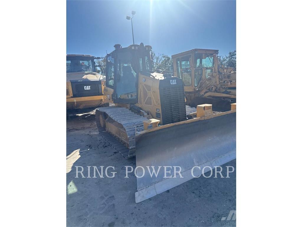 CAT D3LGPEW Buldooserid