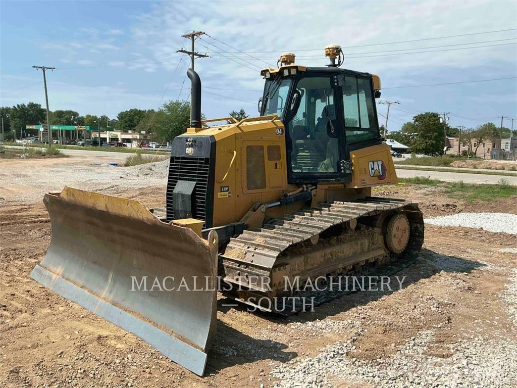 CAT D4 Buldooserid