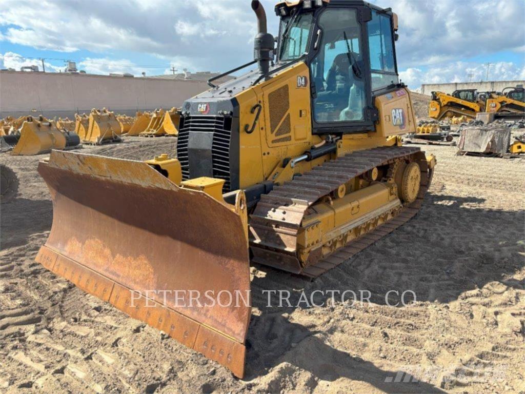 CAT D4 Buldooserid