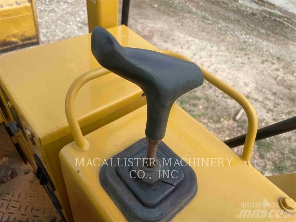 CAT D4C Buldooserid