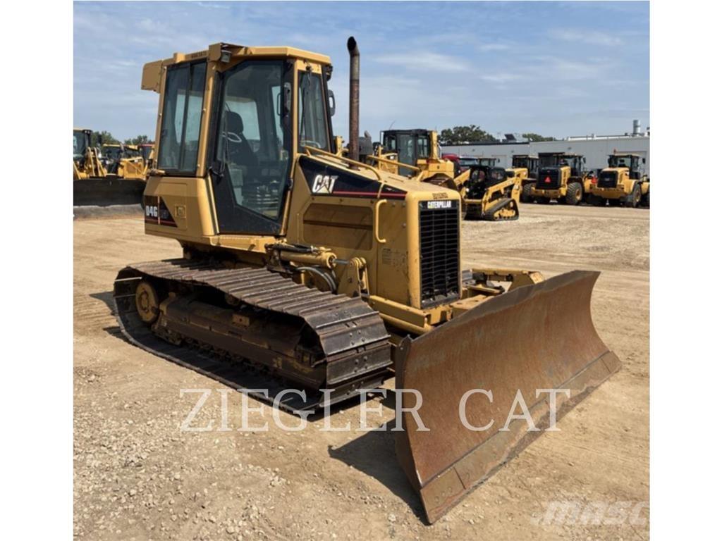 CAT D4GLGP Buldooserid