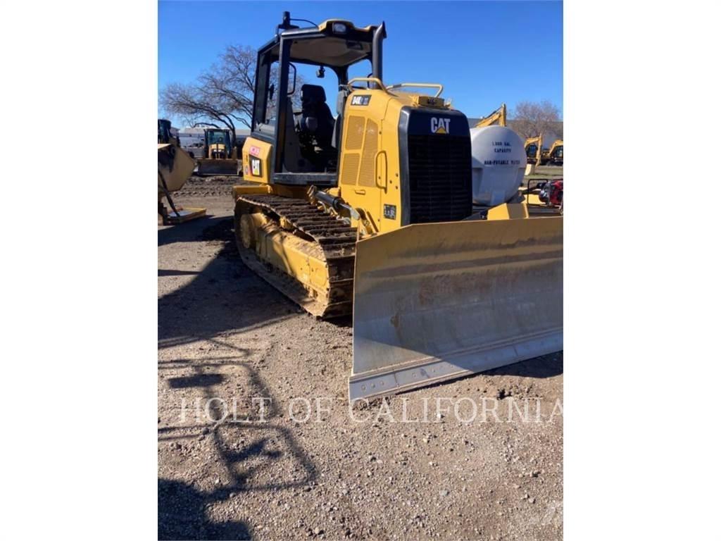CAT D4K2 Buldooserid
