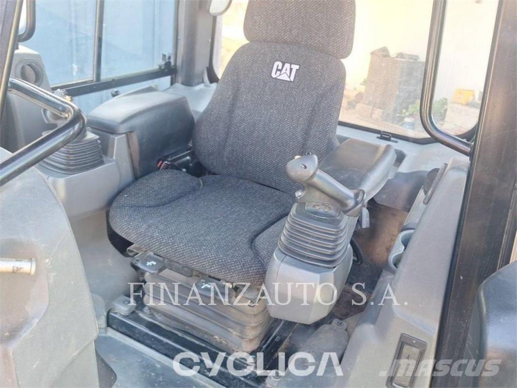 CAT D4K2 Buldooserid