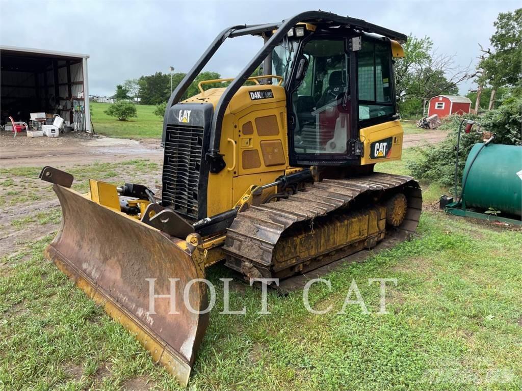 CAT D4K2LGP Buldooserid