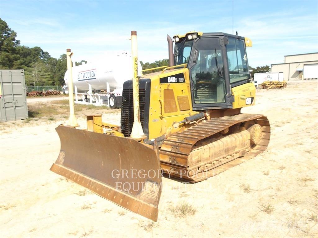 CAT D4K2LGP Buldooserid