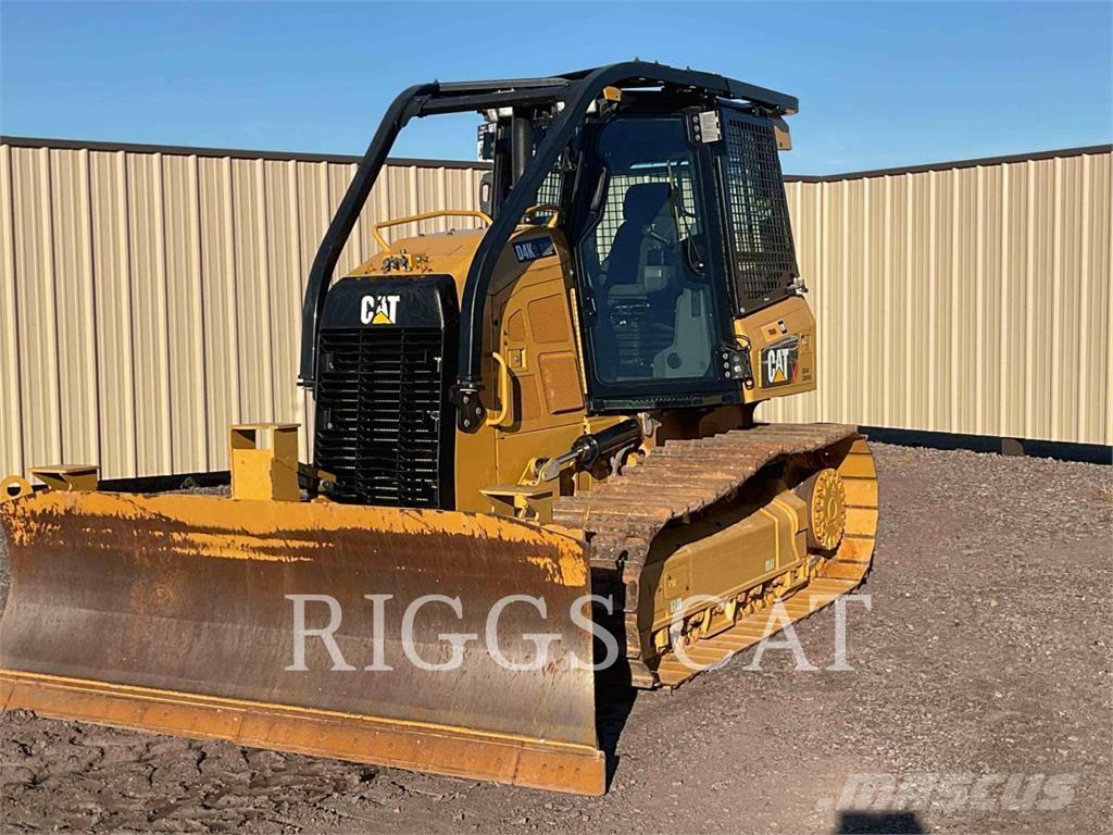 CAT D4K2LGP Buldooserid