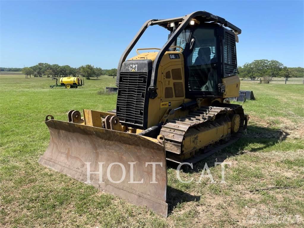CAT D4K2XL Buldooserid