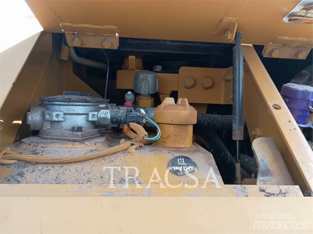 CAT D5 Buldooserid