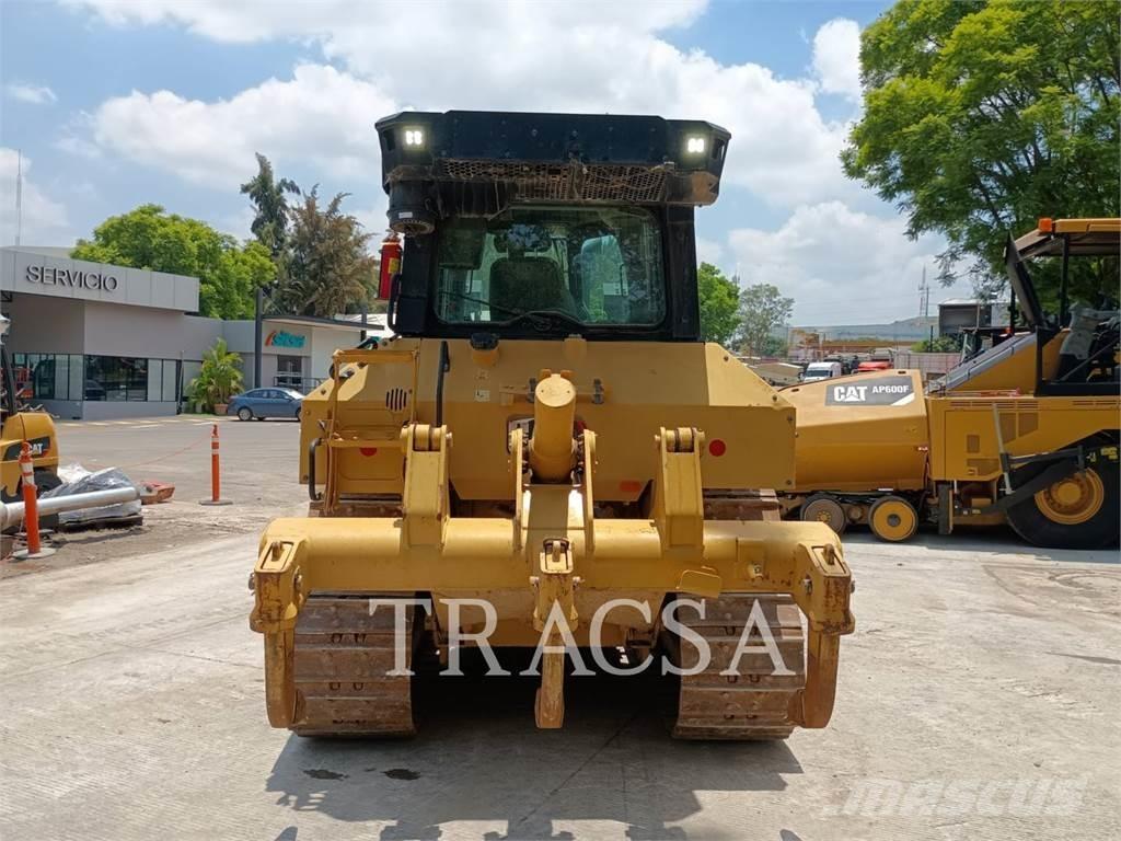 CAT D5 Buldooserid