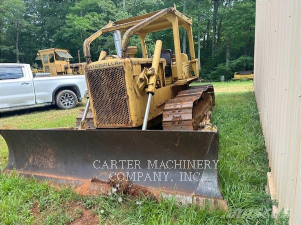 CAT D5 Buldooserid