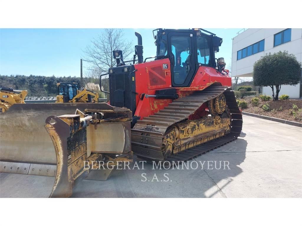CAT D5 Buldooserid