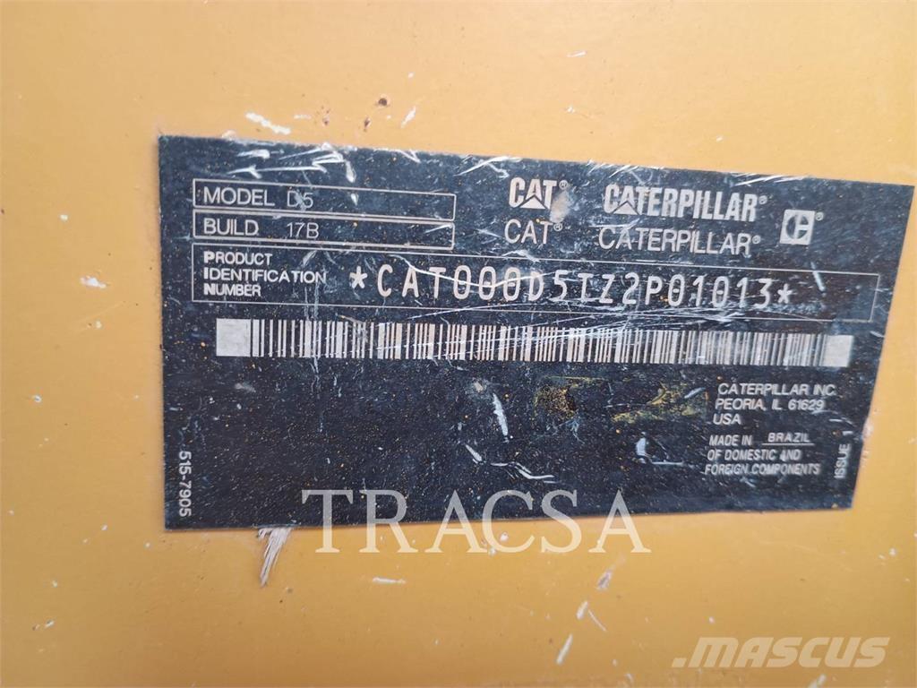 CAT D5 Buldooserid