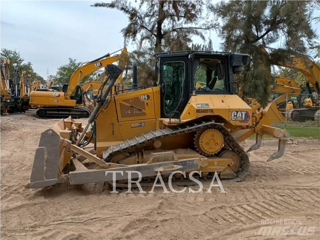 CAT D5 Buldooserid