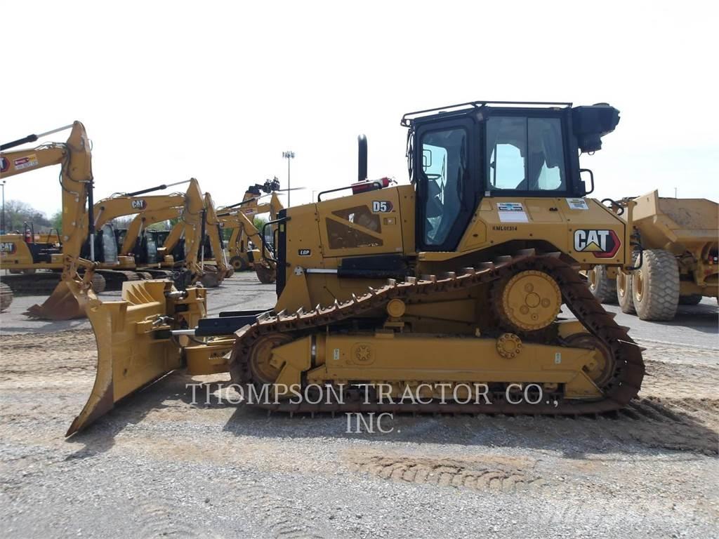 CAT D5 Buldooserid