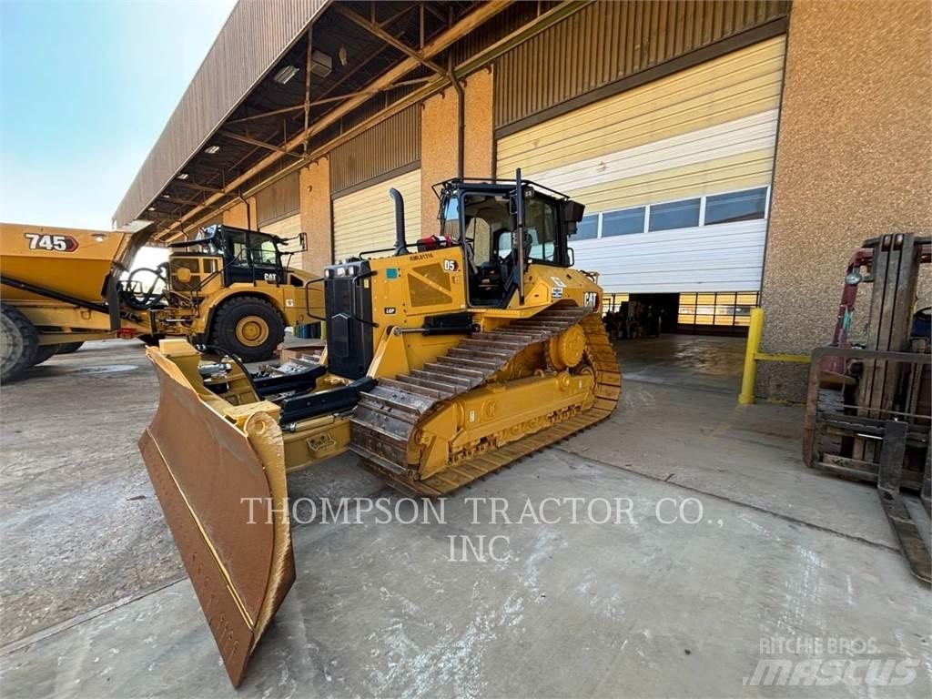 CAT D5 Buldooserid