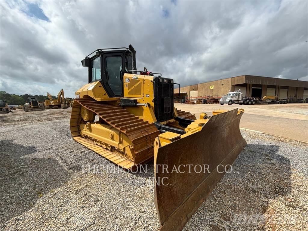 CAT D5 Buldooserid