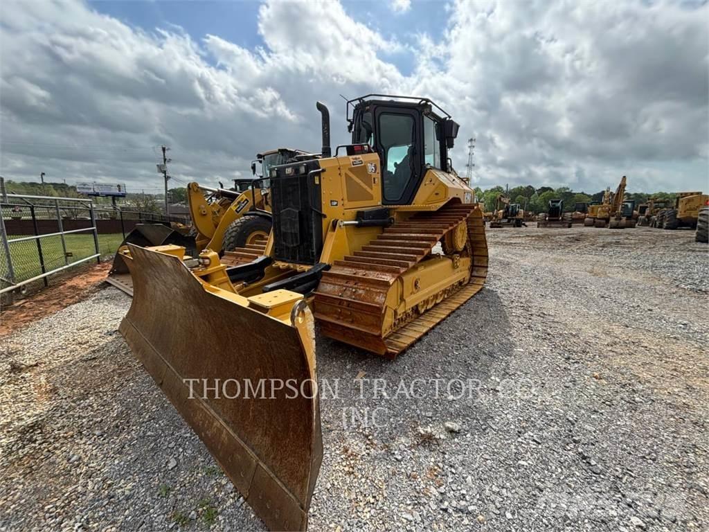 CAT D5 Buldooserid