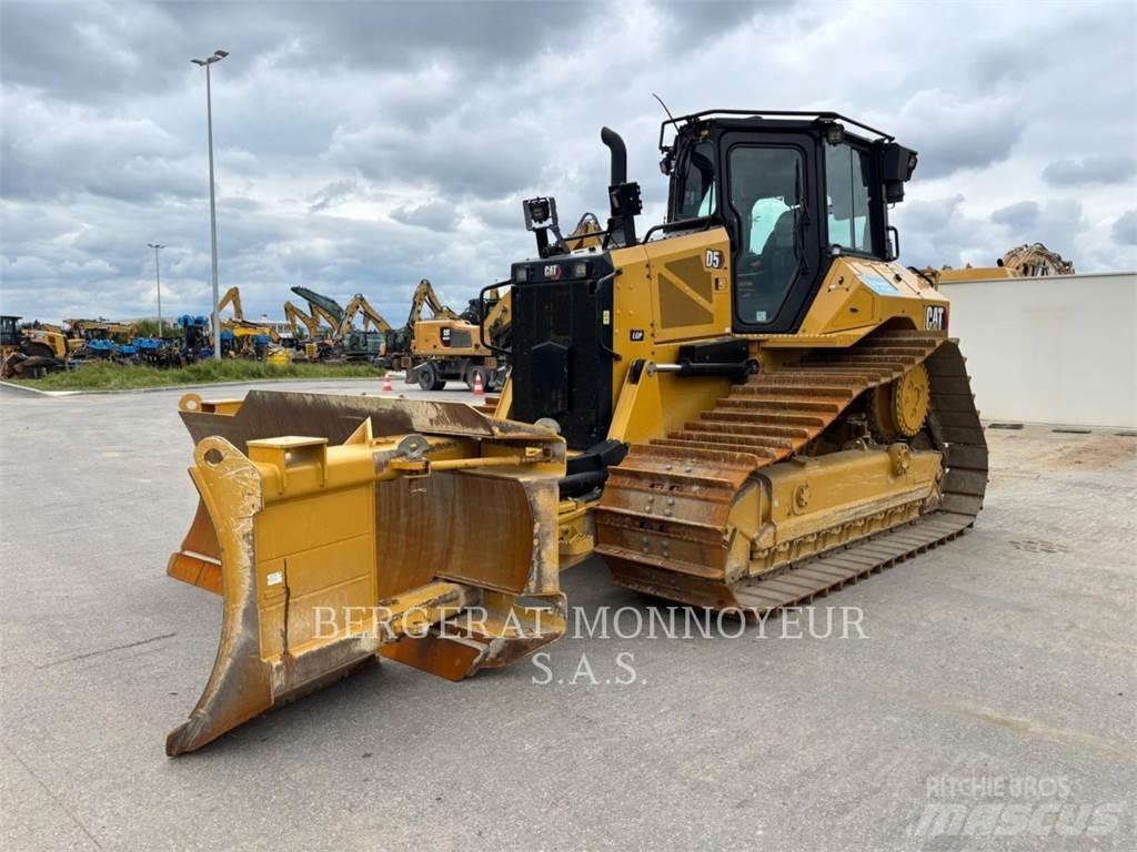 CAT D5 Buldooserid