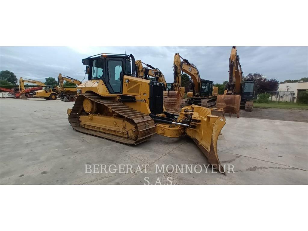 CAT D5 Buldooserid
