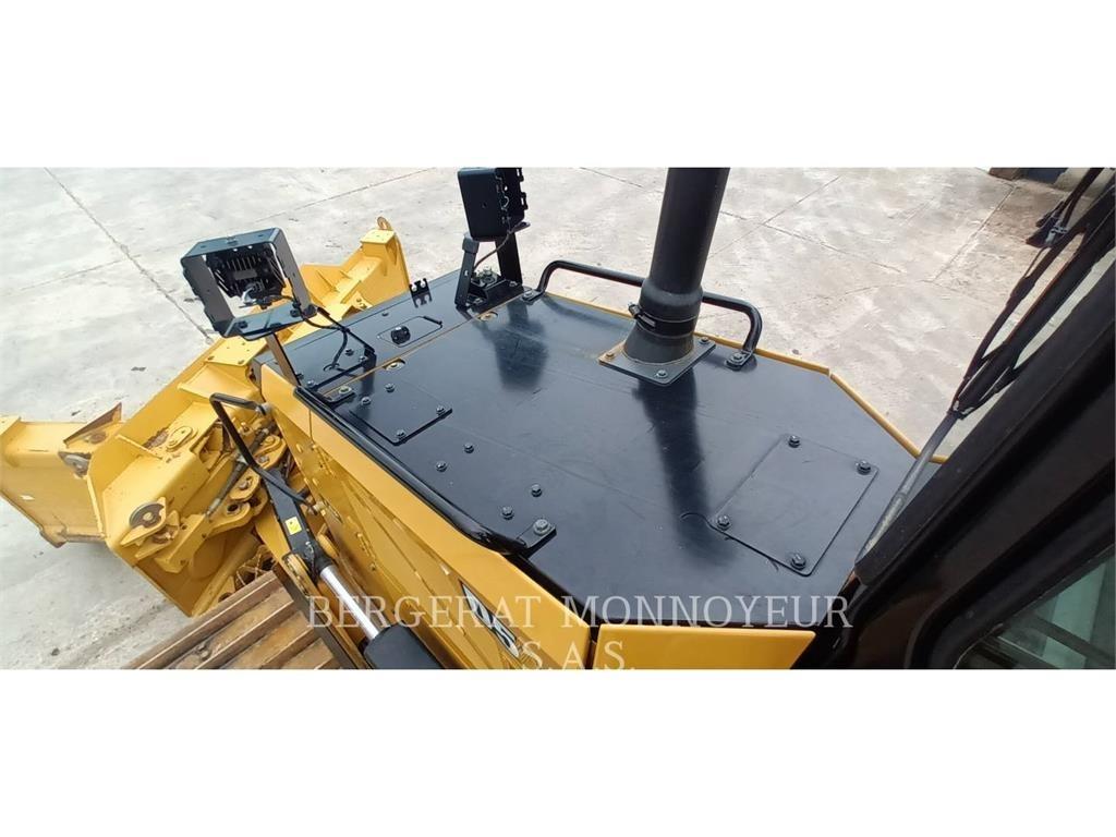 CAT D5 Buldooserid