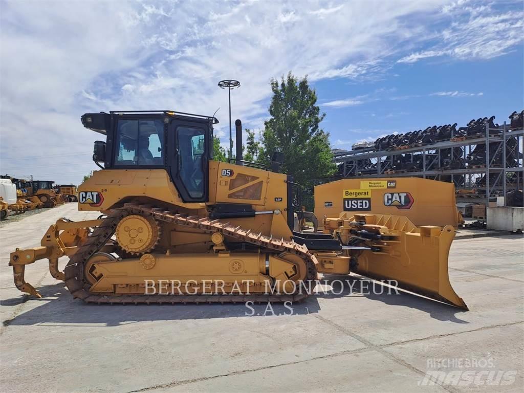 CAT D5 Buldooserid