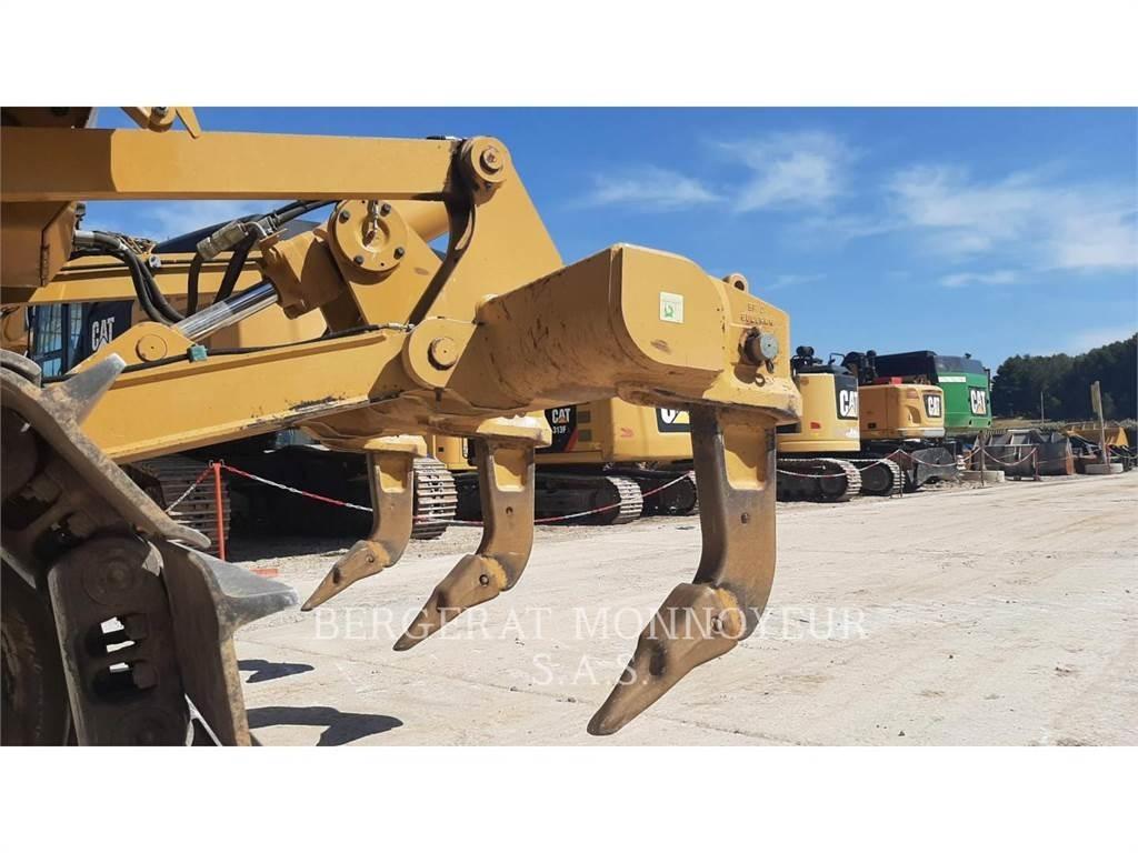 CAT D5 Buldooserid