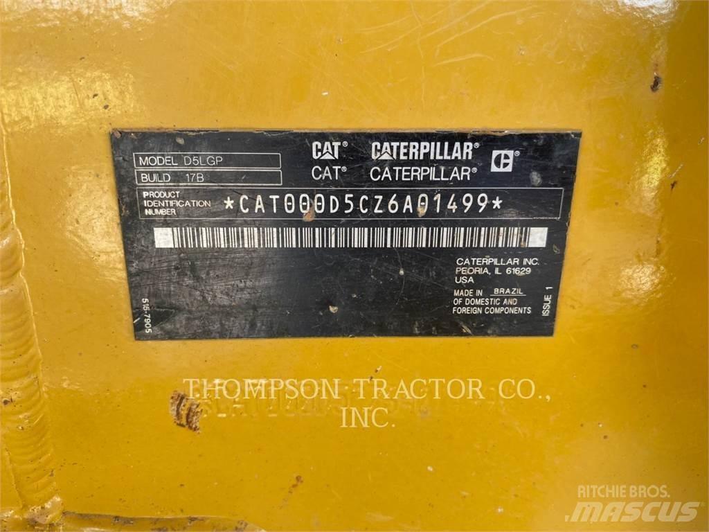CAT D5 Buldooserid