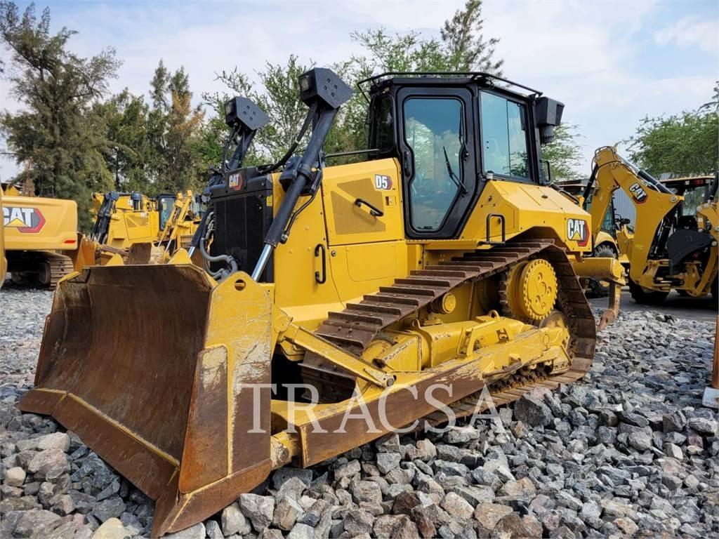 CAT D5 Buldooserid