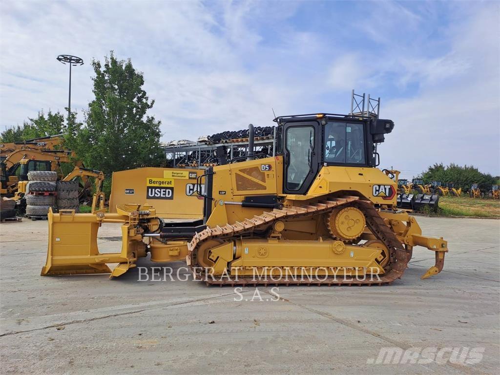 CAT D5 Buldooserid