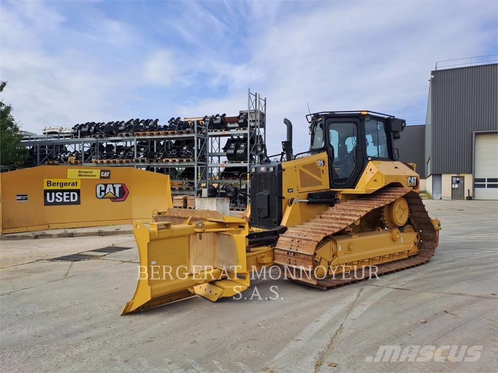 CAT D5 Buldooserid