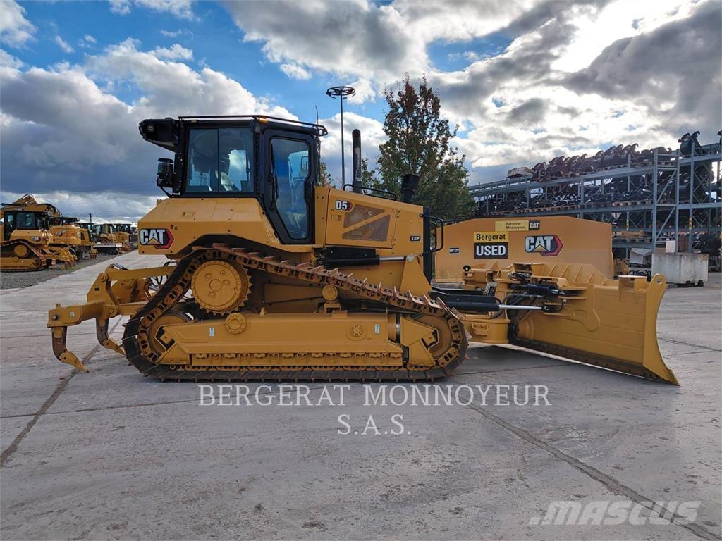 CAT D5 Buldooserid