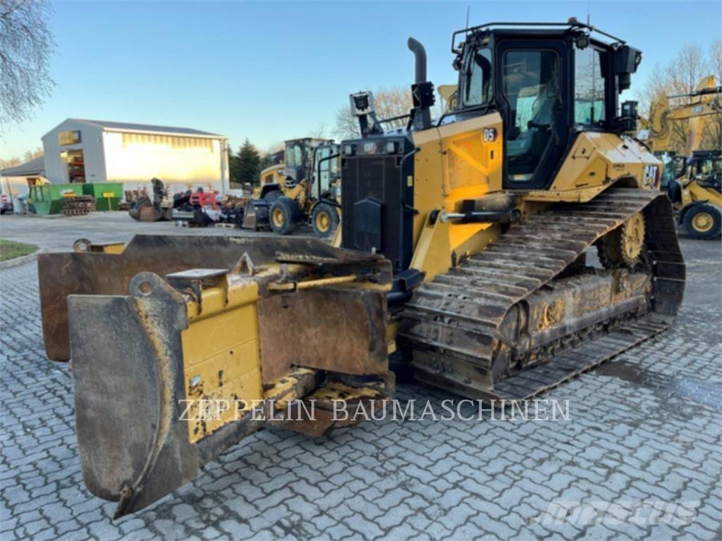 CAT D5 Buldooserid