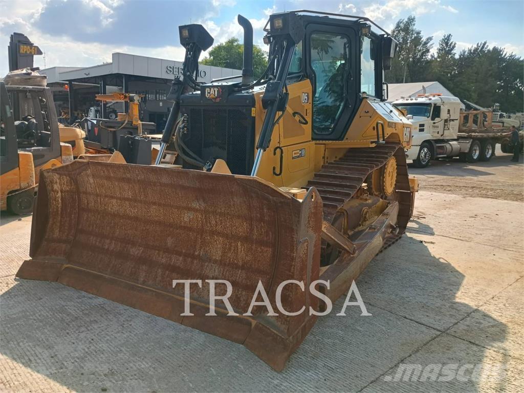 CAT D5 Kaugsõidubussid